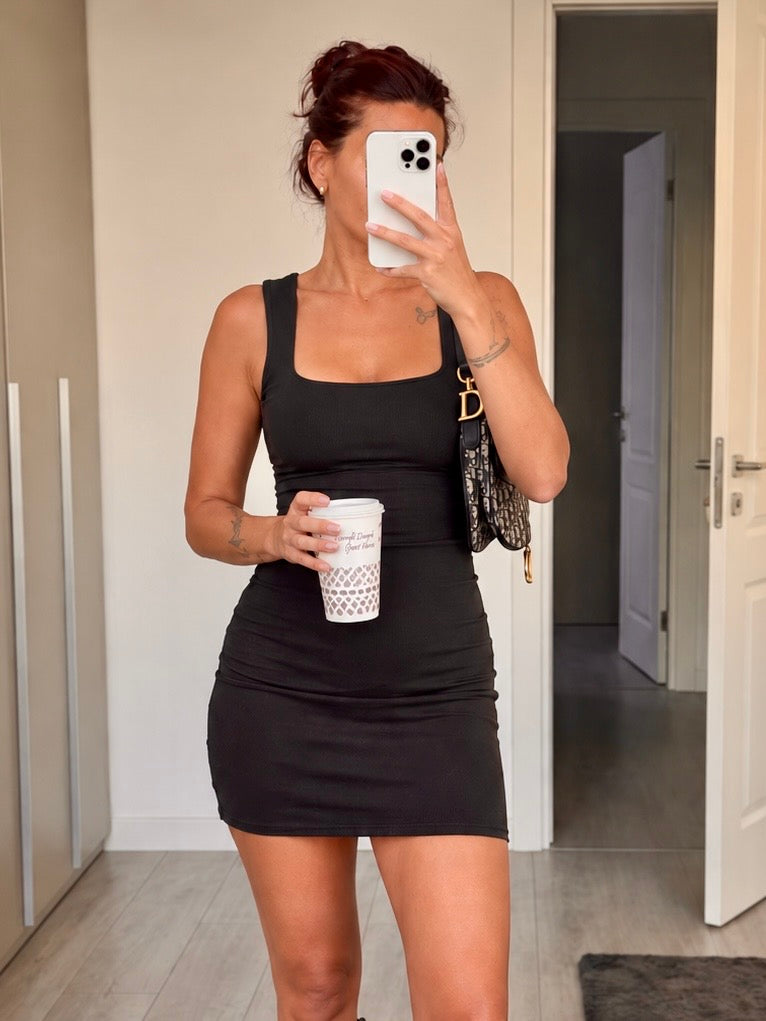 La petite robe noire